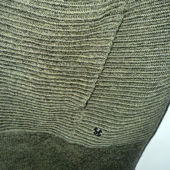 Lululemon Women's Sit In Lotus Wrap - Merino Wool - Heathered Dark Olive Green - Picture 8 of 11